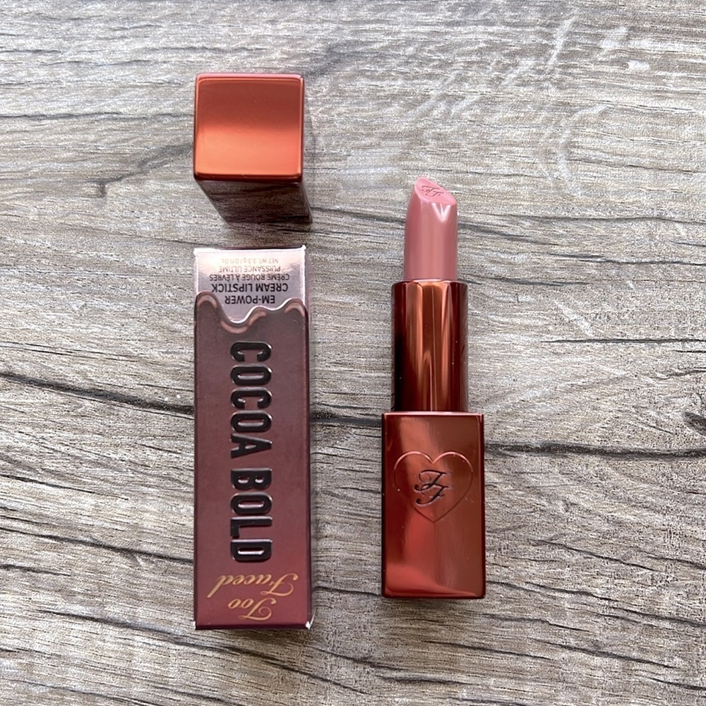 Too Faced • Cocoa Bold Lipstick - Picture 9 of 12